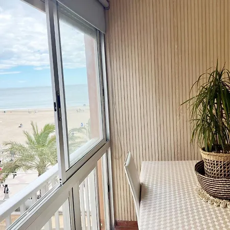 Acogedor Piso En Junto Al Mar